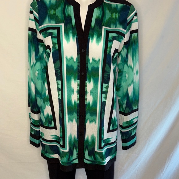 Calvin Klein Green and Black Patterned long sleeved blouse. - Picture 1 of 9